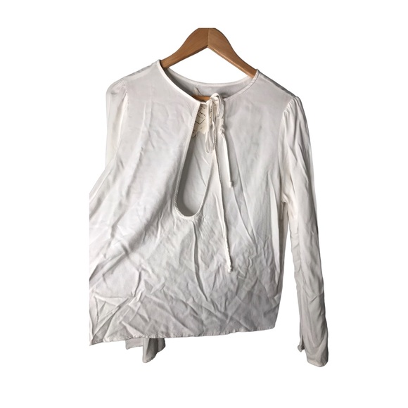 Free People | White keyhole self tie chest blouse flare sleeves • - Picture 4 of 8